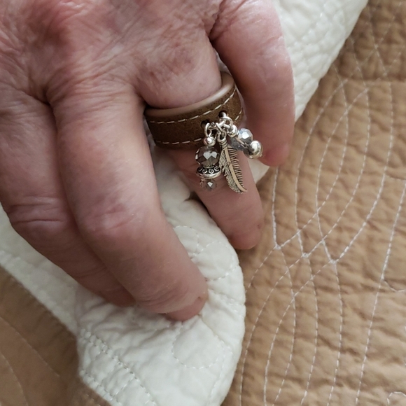 ring - Picture 2 of 3